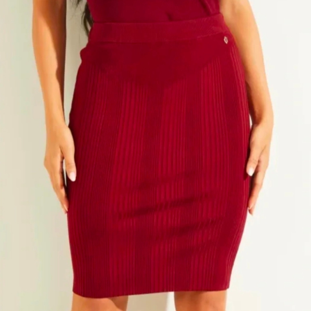 NWT GUESS ES ALCOSTA RIB MAPPED SKIRT BEET JUICE RED